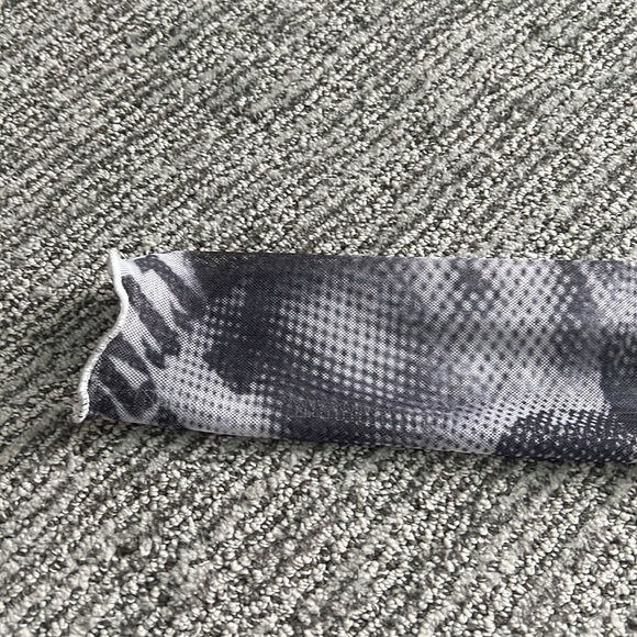 NWT Mesh Long Sleeve Top - Picture 3 of 5